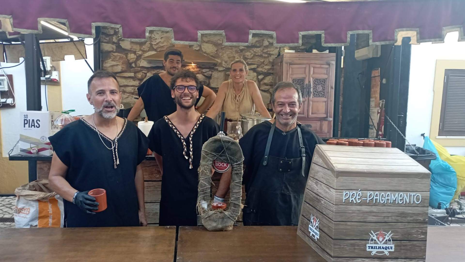 Equipa Trilháqui em feira medieval